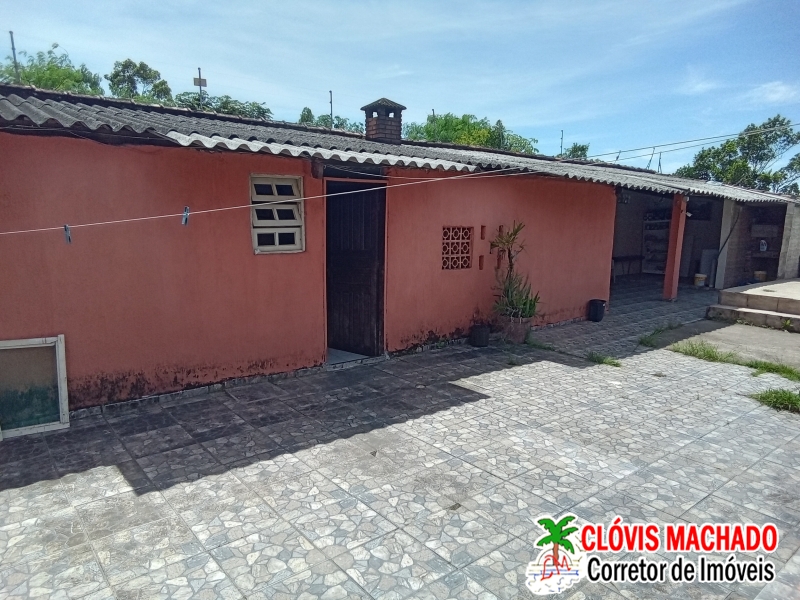 CASAS COM PISCINA, TERRENO COM 500M²