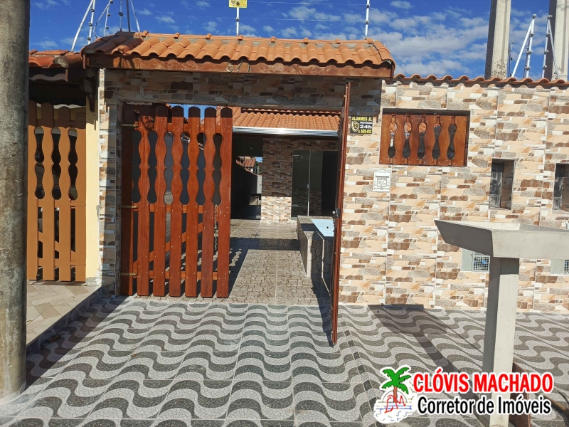 CASA SANTA JULIA, RUA PAVIMENTADA, COM PISCINA