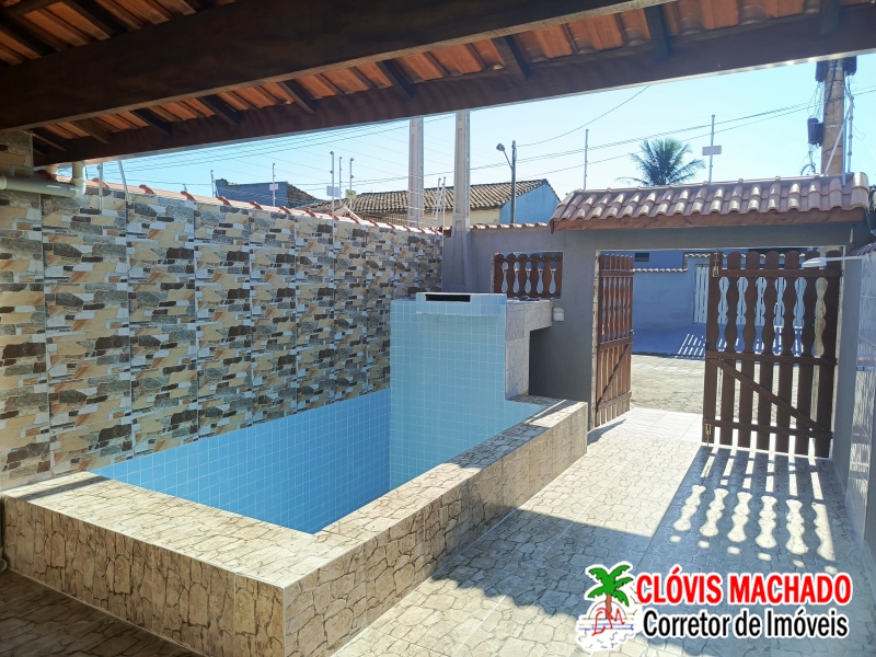 CASA SANTA JULIA, RUA PAVIMENTADA, COM PISCINA