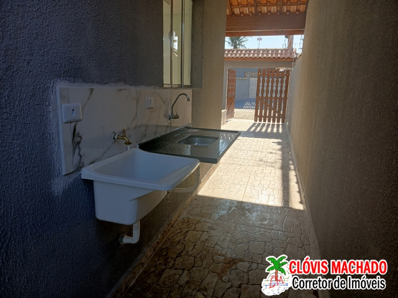 CASA SANTA JULIA, RUA PAVIMENTADA, COM PISCINA