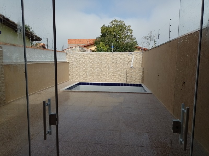 Sobrado com Piscina