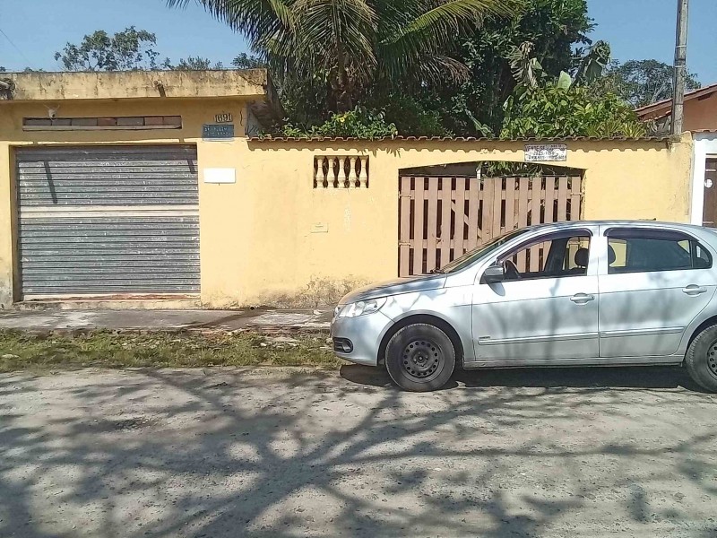 Casa com salão 