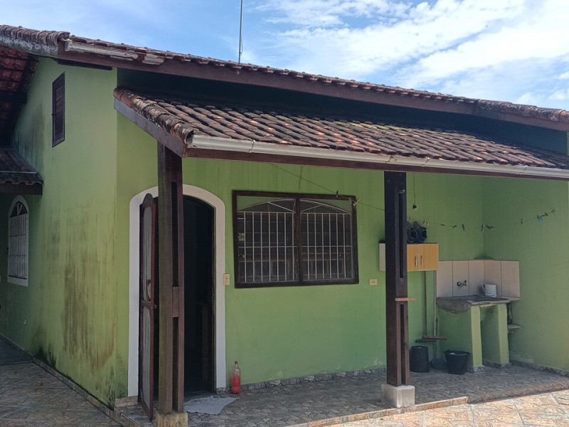 OTIMA CASA COM EDICULA EM EXELENTE LOCAL NO BOPIRANGA