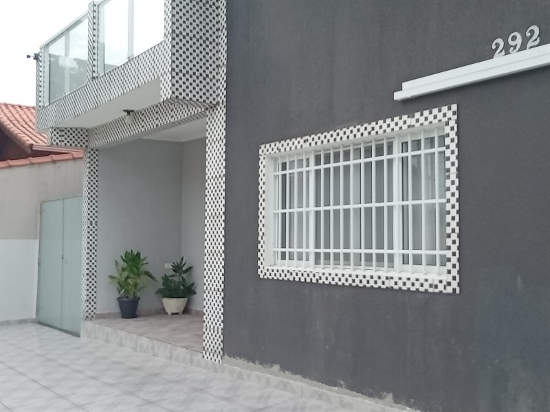 LINDA CASA PARANAPUÃ , POUCOS METROS DA PRAIA